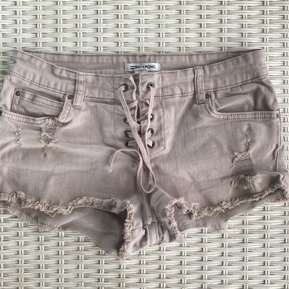 BILLABONG - Picture 1 of 4